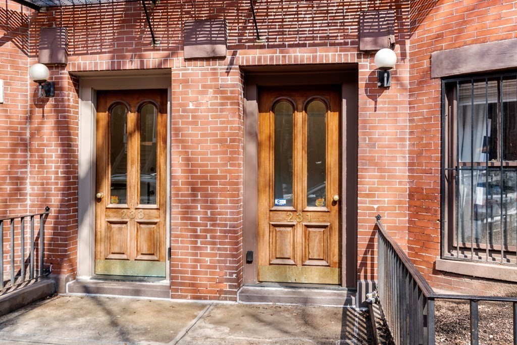 231 West Canton Street, Unit 4 Boston, MA 02116 - Photo 17 of 17 a front view of a house with a outdoor space