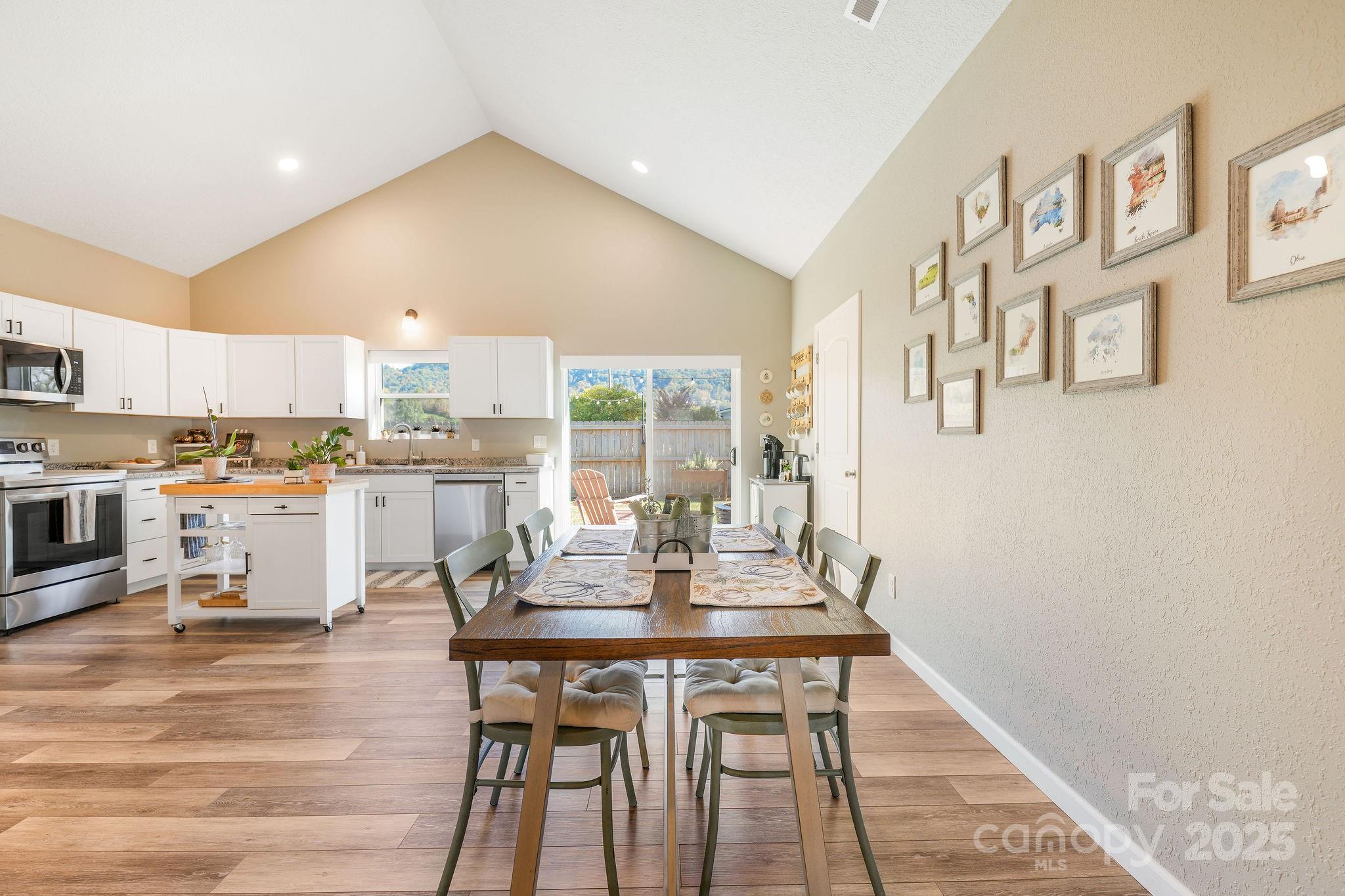 41 Utah Mountain Road Waynesville, NC 28785 - Photo 11 of 43 Gallery Image 11