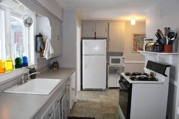 74 Fairview Road Lynnfield, MA 01940 - Photo 8 of 14 Gallery Image 8