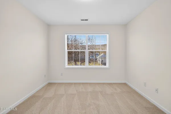 $279,000 | 34 Riverside Drive, Rotterdam, NY 12150