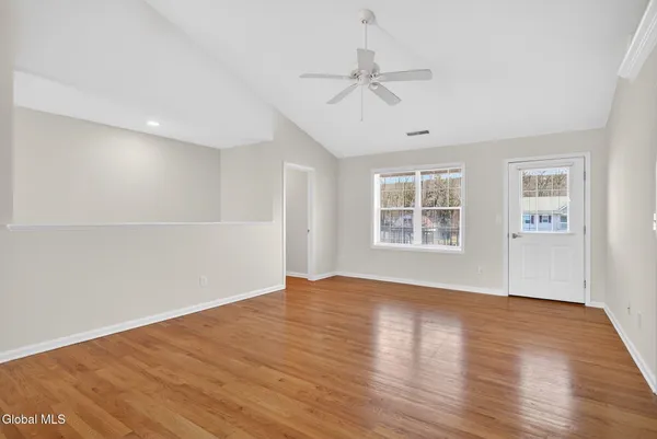 $279,000 | 34 Riverside Drive, Rotterdam, NY 12150
