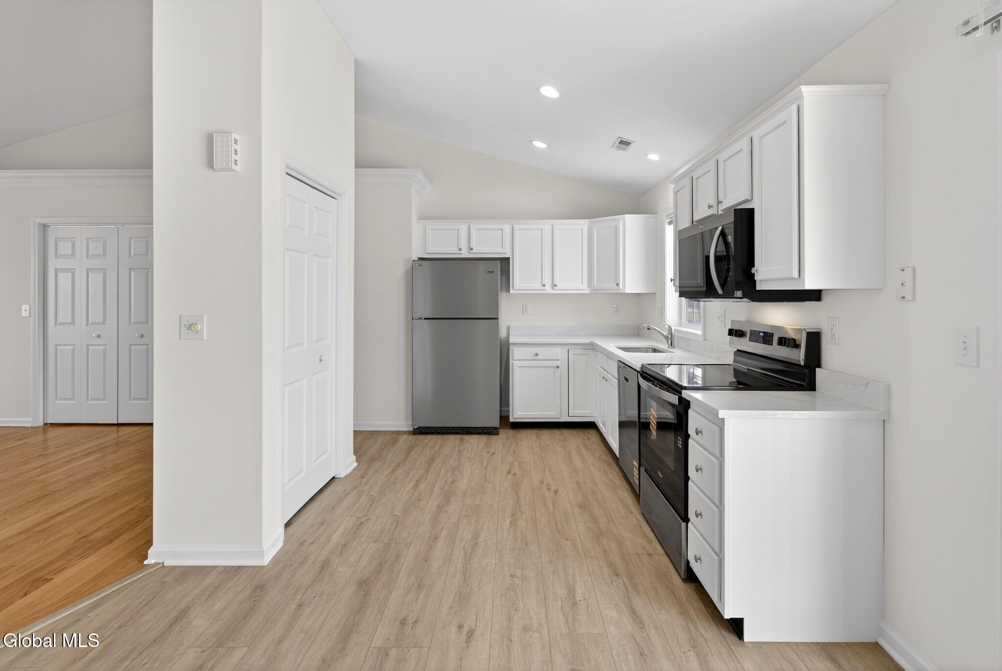 34 Riverside Drive Rotterdam, NY 12150 - Photo 10 of 30 Interior 07