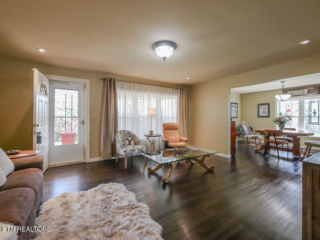 1205 Elliott Street Athens, TN 37303 - Photo 12 of 32 P1080831