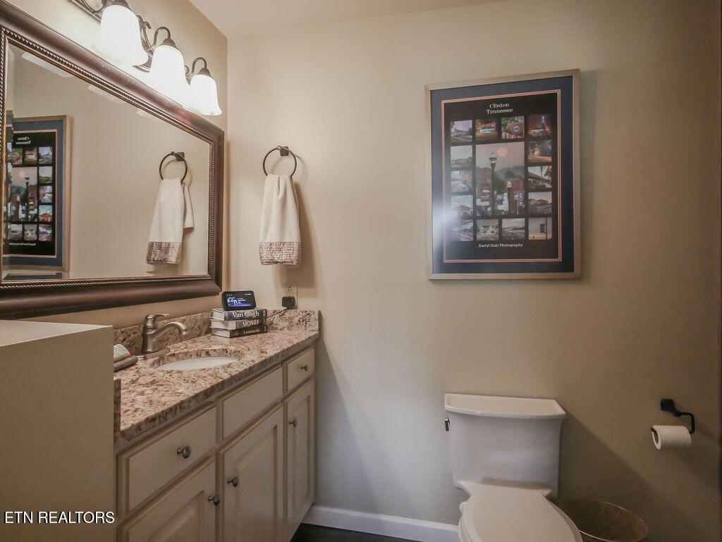 1205 Elliott Street Athens, TN 37303 - Photo 17 of 32 P1080838