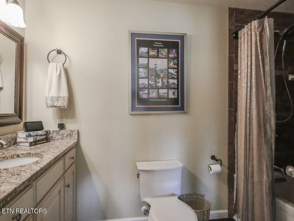 1205 Elliott Street Athens, TN 37303 - Photo 18 of 32 P1080839