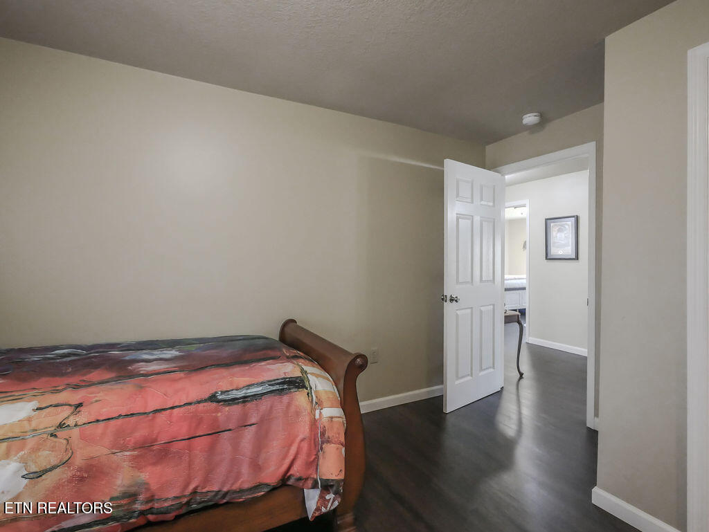1205 Elliott Street Athens, TN 37303 - Photo 20 of 32 P1080844