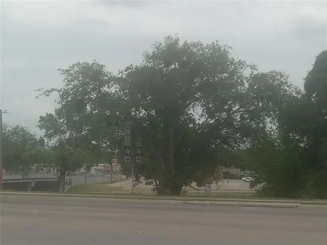 $200,000 | 116 East Highway 199, Springtown, TX 76082