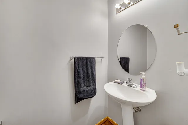 $430,000 | 4 Franklin Court, Bolingbrook, IL 60440