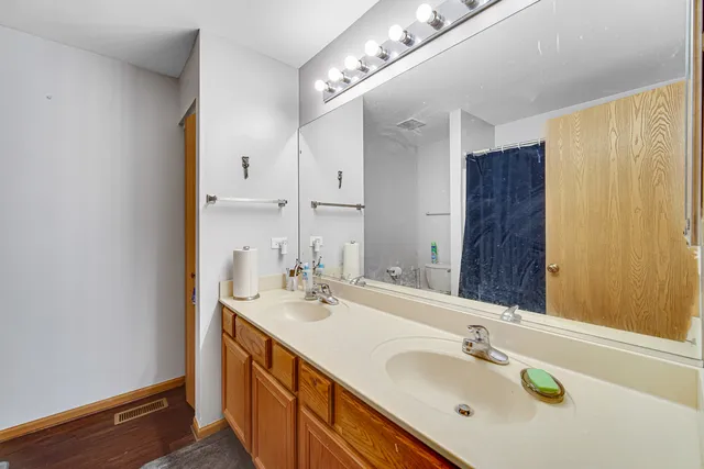 $430,000 | 4 Franklin Court, Bolingbrook, IL 60440