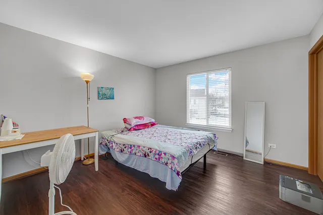 $430,000 | 4 Franklin Court, Bolingbrook, IL 60440