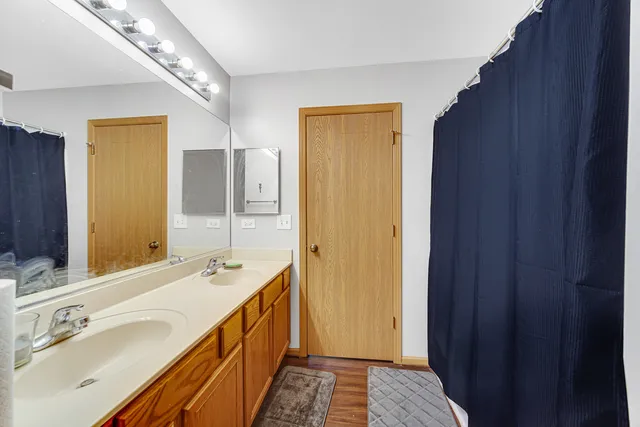 $430,000 | 4 Franklin Court, Bolingbrook, IL 60440