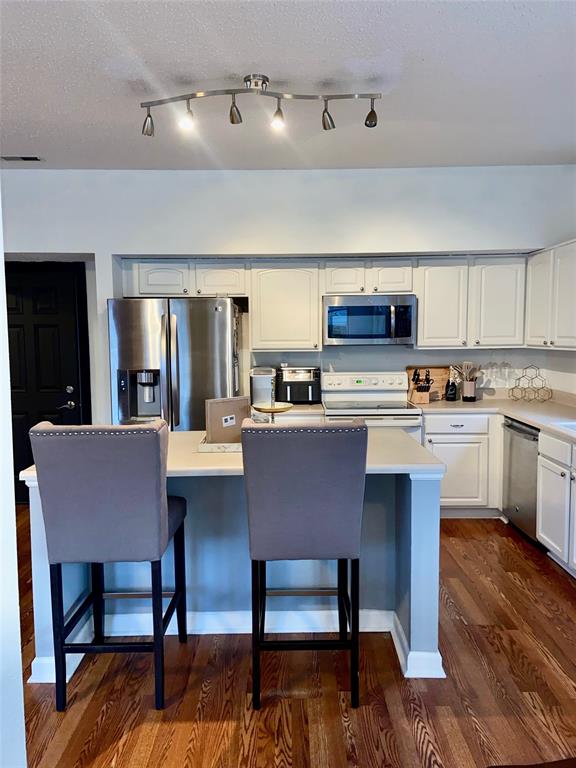 10916 Roundtree Road Fishers, IN 46037 - Photo 6 of 39 Gallery Image 6
