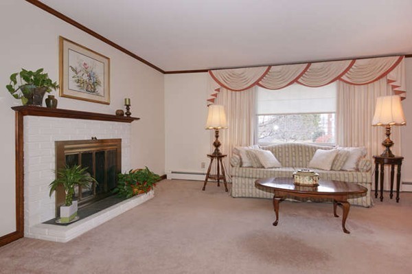 18 Woodleigh Road Framingham, MA 01701 - Photo 4 of 28 Gallery Image 4