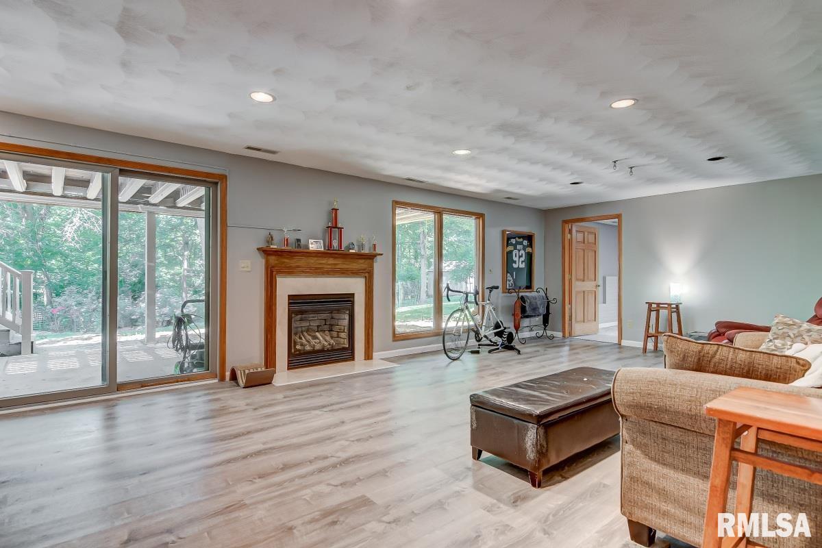 29 Charlene Lane Springfield, IL 62711 - Photo 20 of 35 Gallery Image 20