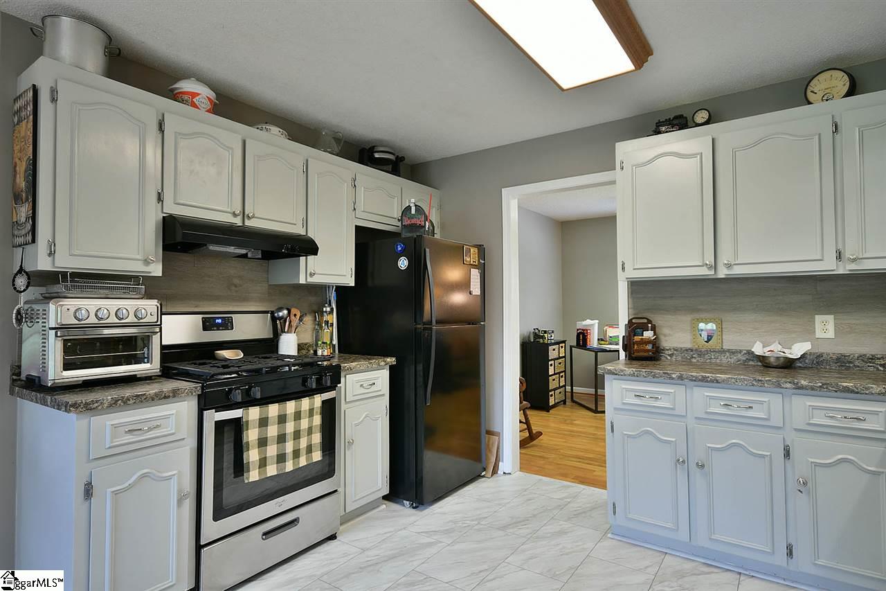 510 Old Pendleton Road Easley, SC 29642 - Photo 11 of 36 Gallery Image 11