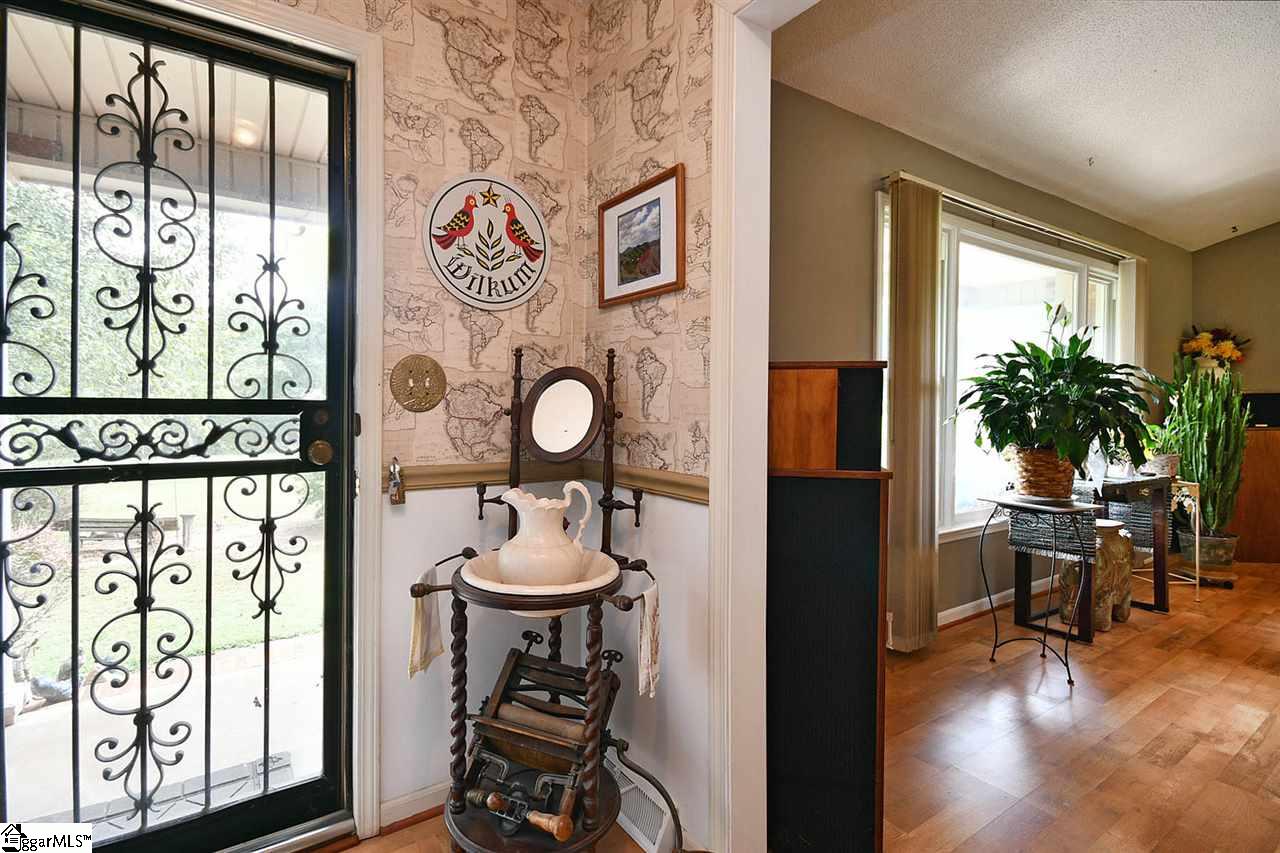 510 Old Pendleton Road Easley, SC 29642 - Photo 4 of 36 Gallery Image 4