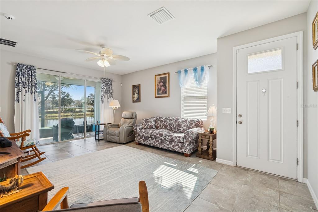 7852 Timberview Loop Wesley Chapel, FL 33545 - Photo 11 of 47