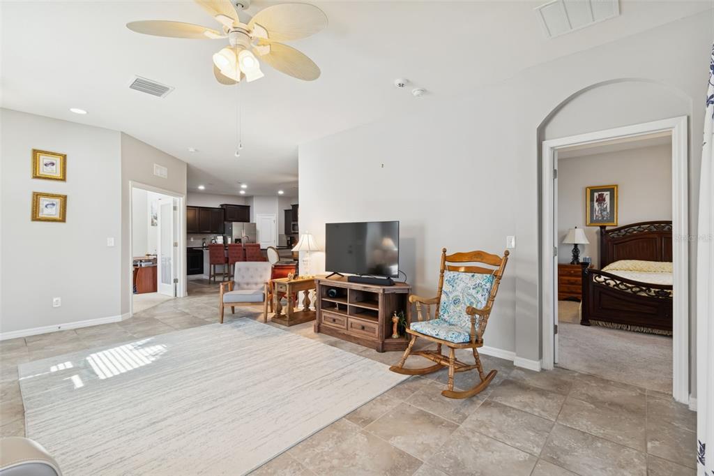 7852 Timberview Loop Wesley Chapel, FL 33545 - Photo 12 of 47