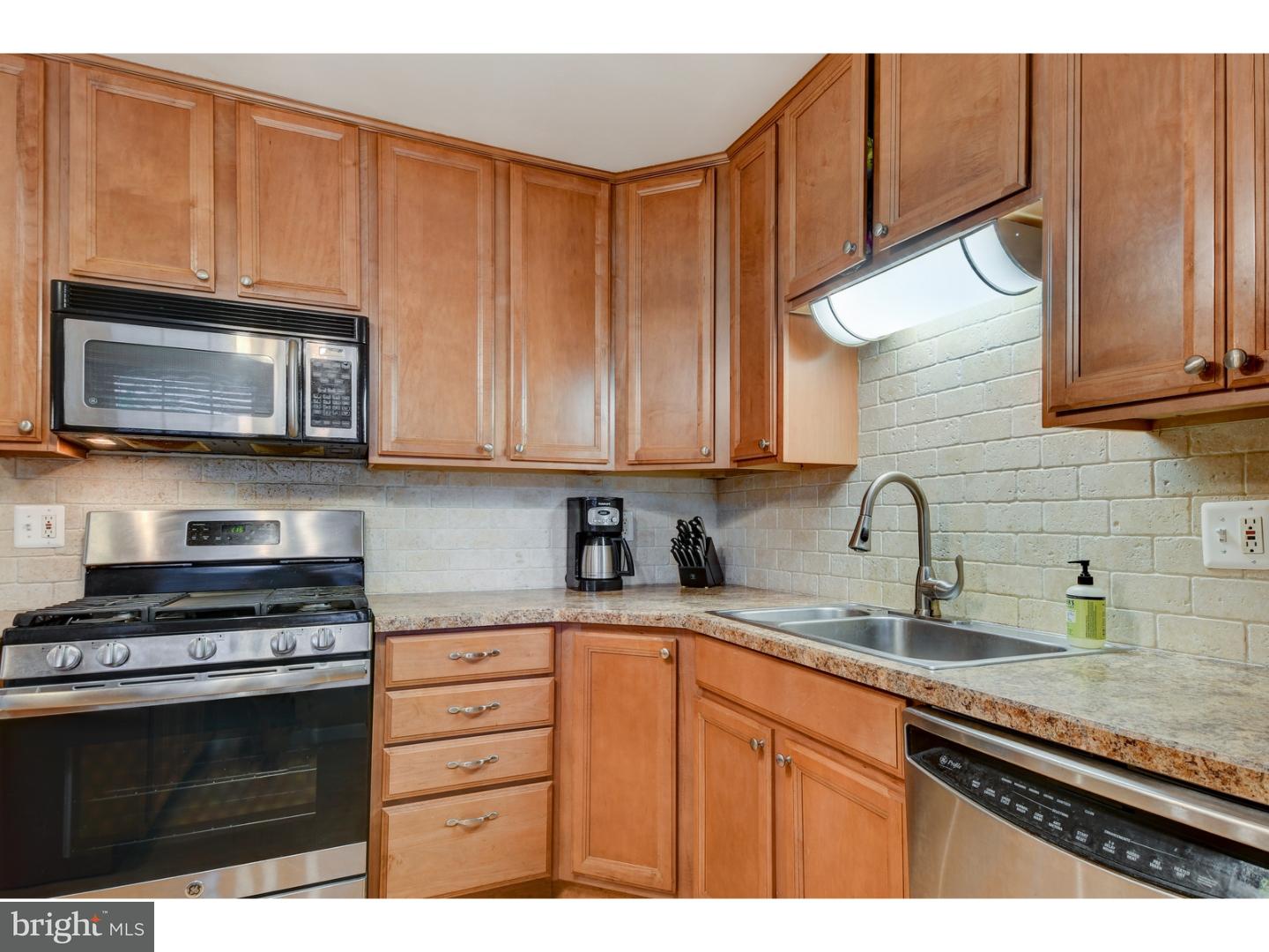 2 Spruce Road Hightstown, NJ 08520 - Photo 11 of 20 Gallery Image 11