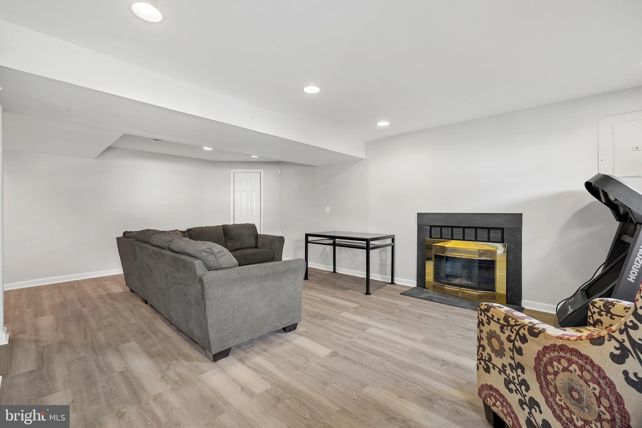 300 Twin Oaks Road Linthicum Heights, MD 21090 - Photo 22 of 34