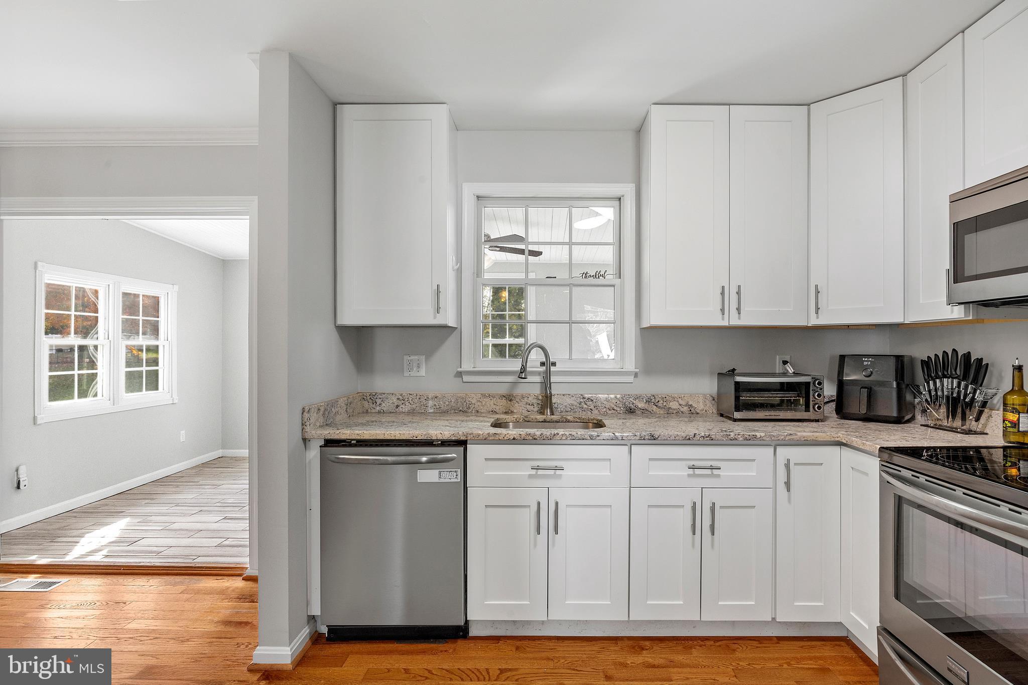 300 Twin Oaks Road Linthicum Heights, MD 21090 - Photo 10 of 34