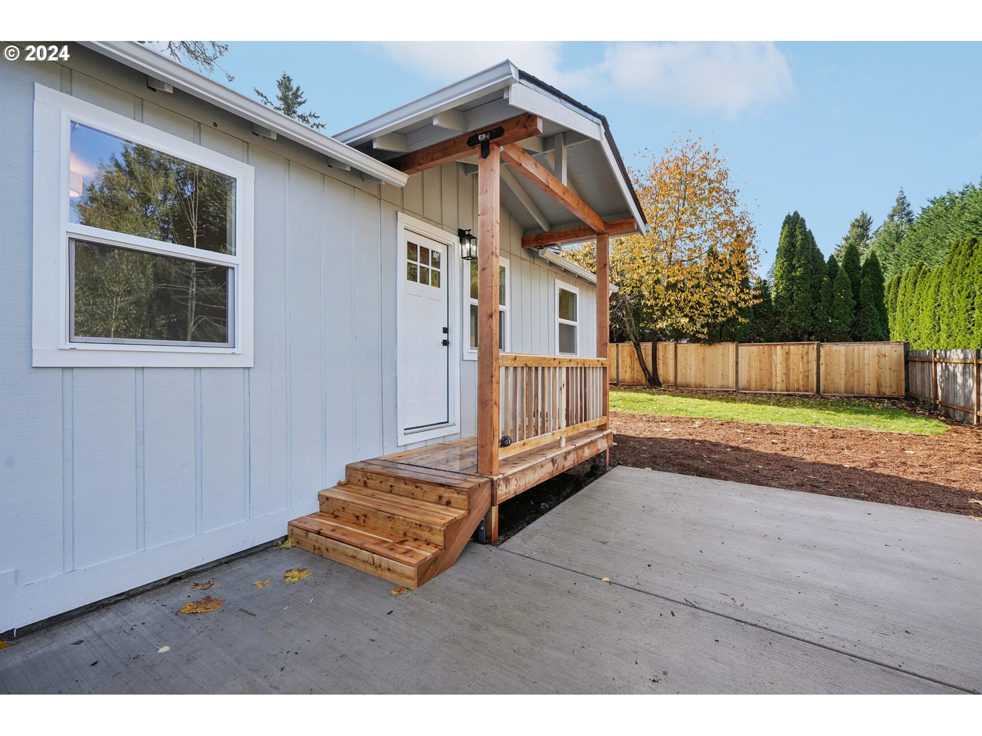 16617 Southeast Webster Road Milwaukie, OR 97267 - Photo 3 of 47 Gallery Image 3