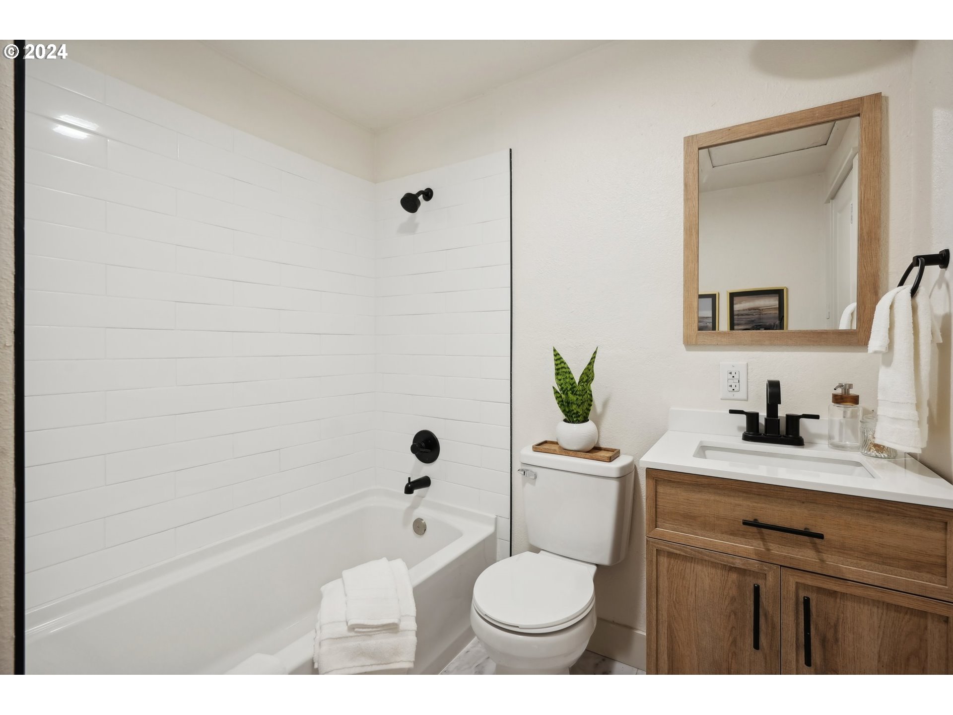 16617 Southeast Webster Road Milwaukie, OR 97267 - Photo 33 of 47 Gallery Image 33