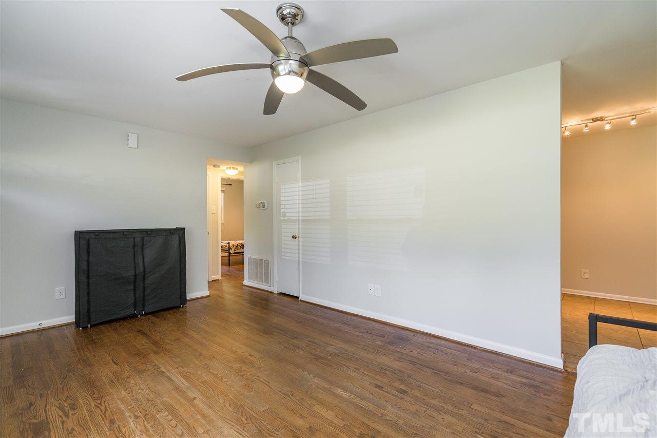 732 Oak Road Raleigh, NC 27603 - Photo 5 of 22