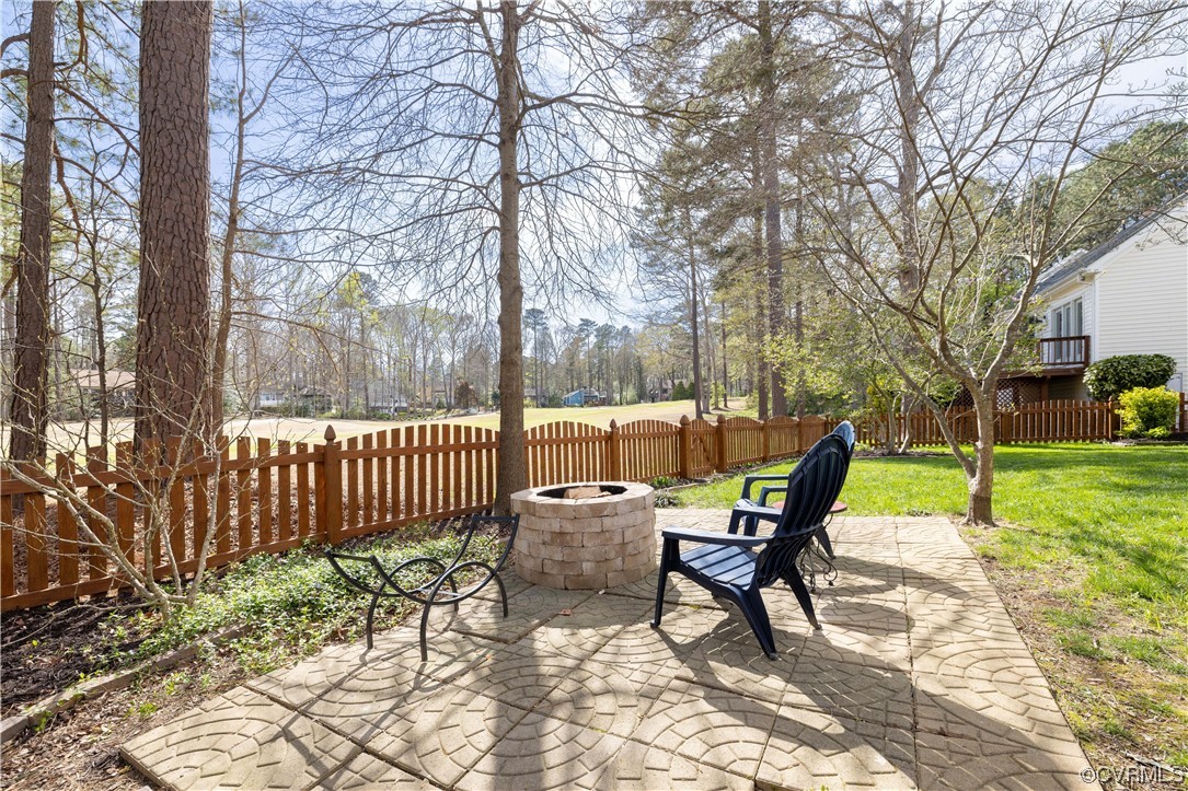 13900 Sagebrook Road Midlothian, VA 23112 - Photo 39 of 44 a outdoor view with a sitting space