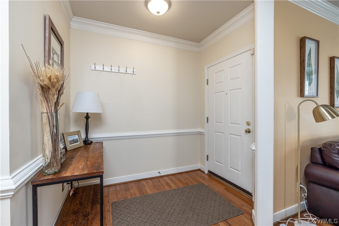 13900 Sagebrook Road Midlothian, VA 23112 - Photo 4 of 44 a view of a hallway with workspace