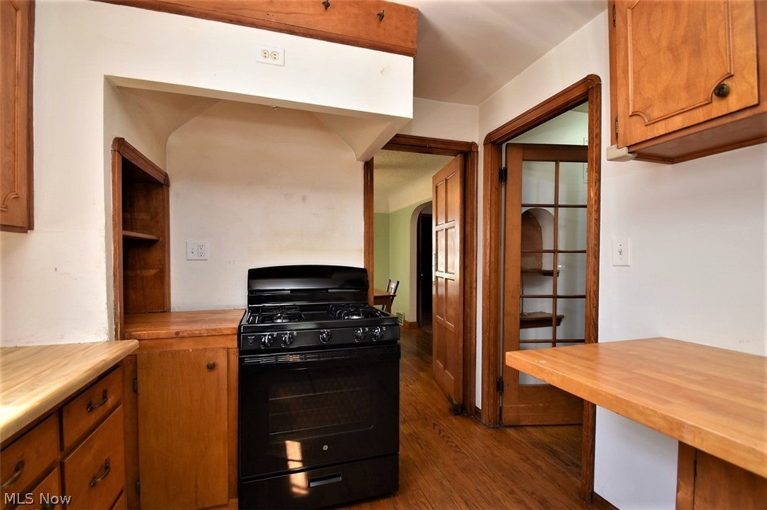 2503 Queenston Road Cleveland, OH 44118 - Photo 13 of 33 Gallery Image 13