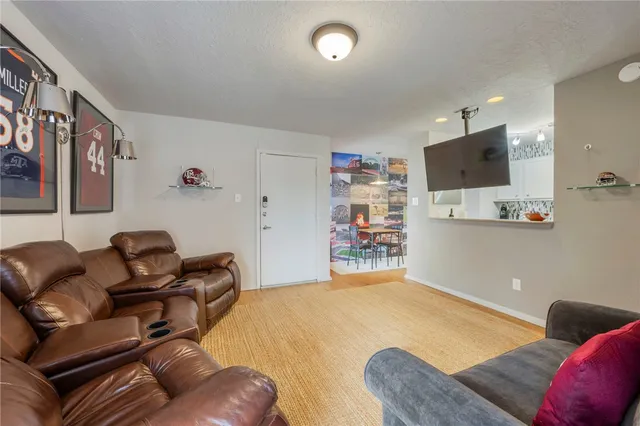 $135,000 | 1901 Holleman Drive West, Unit 504, College Station, TX 77840