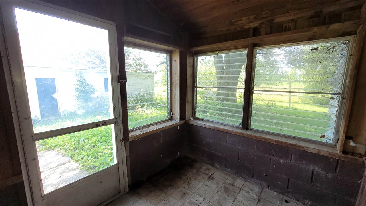 650 North New Lothrop Road Lennon, MI 48449 - Photo 21 of 23 50046786-20.JPG