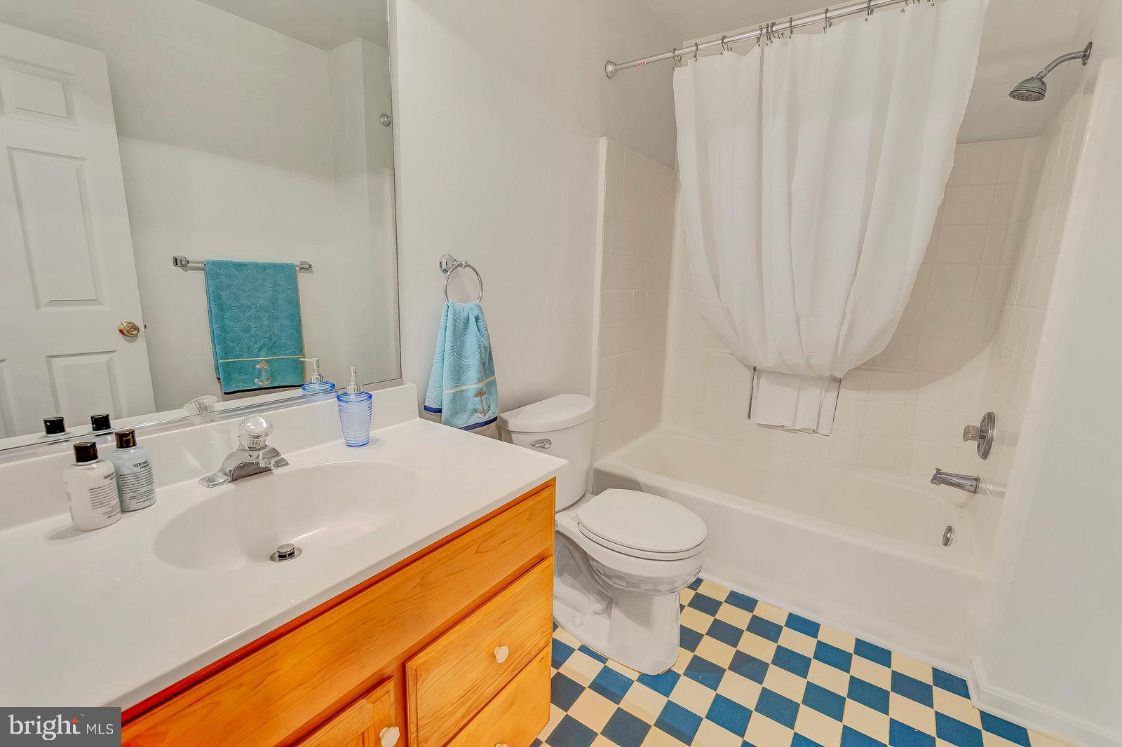 701 Small Reward Road Huntingtown, MD 20639 - Photo 45 of 63 Hall bathroom