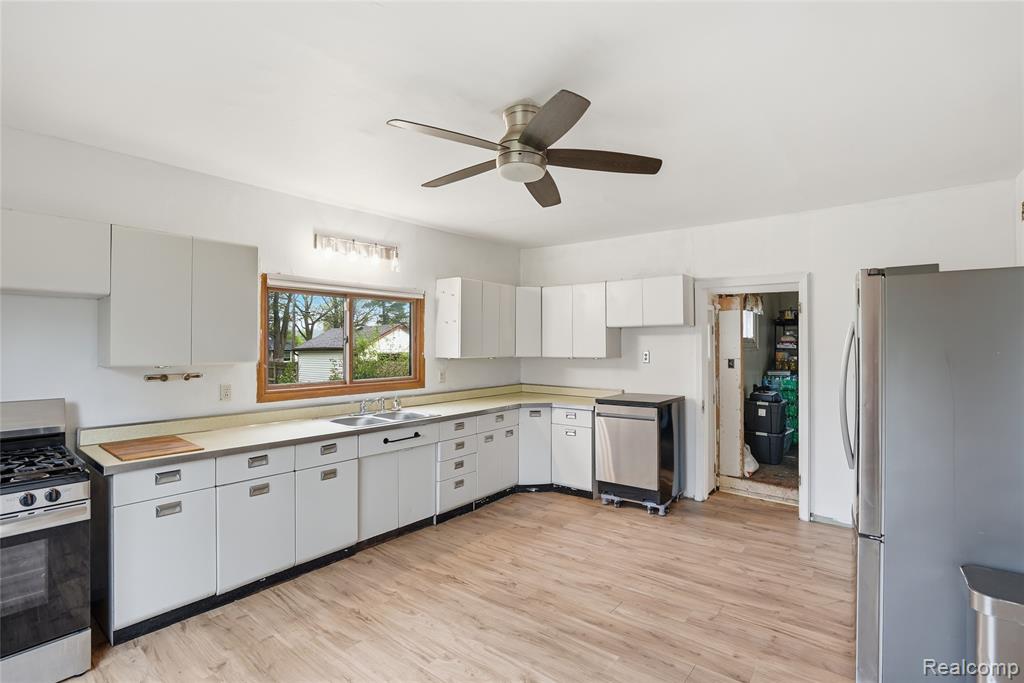 6339 Denton Road Belleville, MI 48111 - Photo 24 of 64