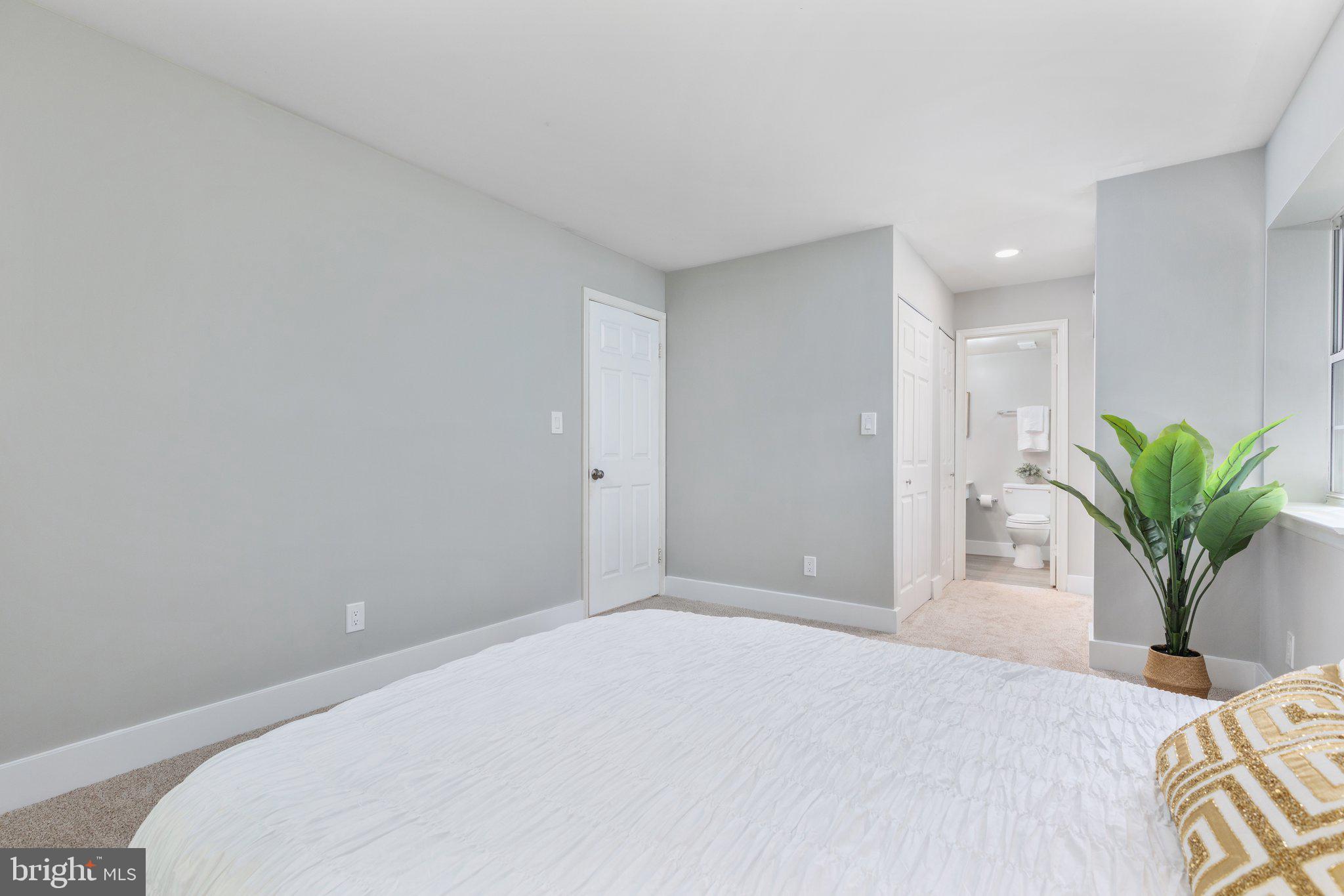 5918 Cove Landing Road, Unit 302 Burke, VA 22015 - Photo 11 of 27