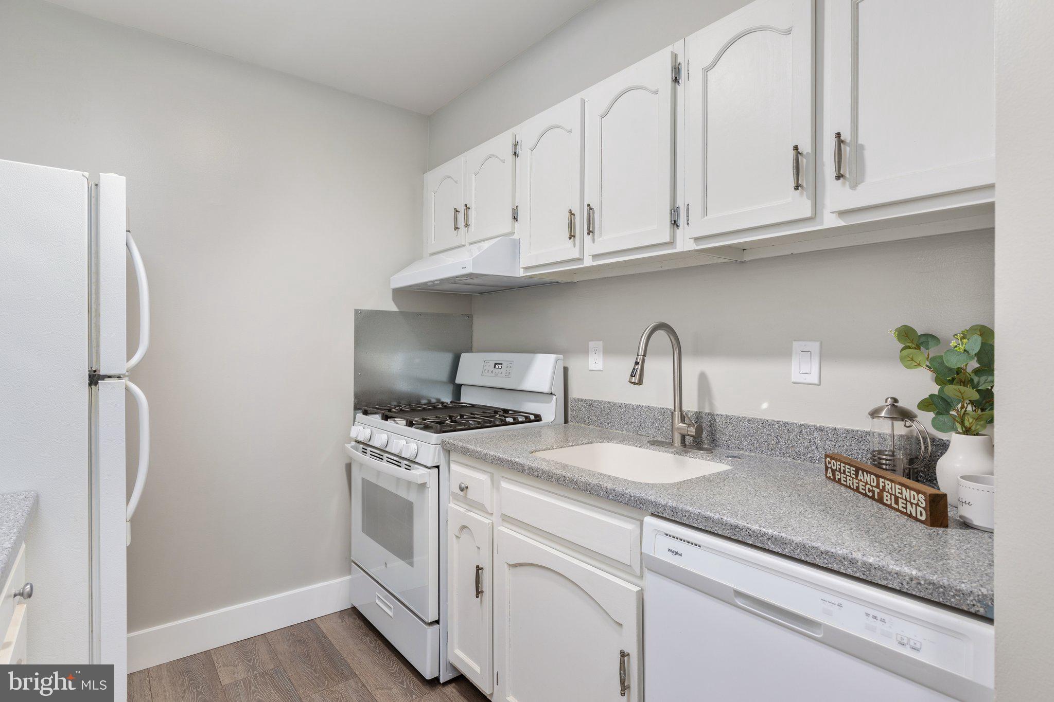 5918 Cove Landing Road, Unit 302 Burke, VA 22015 - Photo 8 of 27