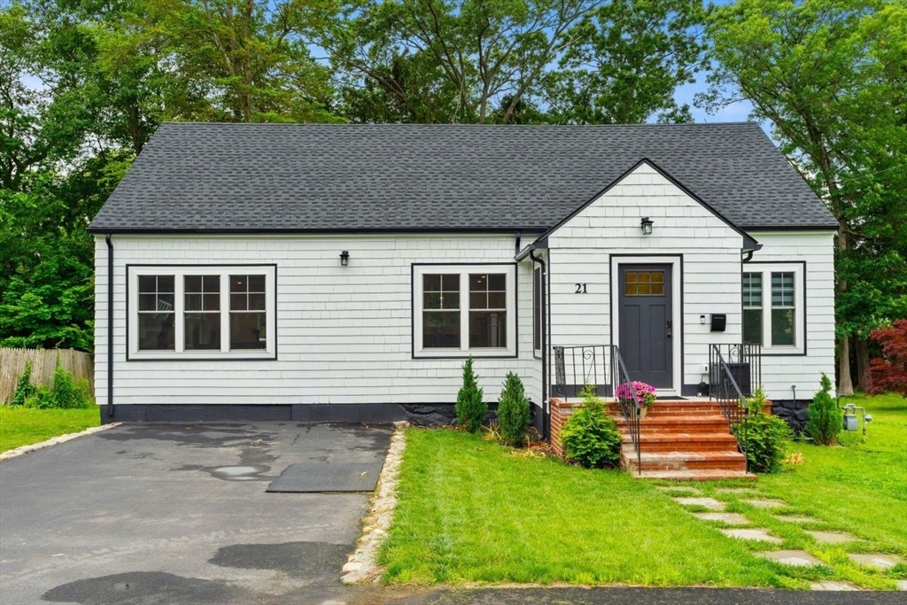 21 Pembrook Road North Andover, MA 01845 - Photo 4 of 39 Gallery Image 4