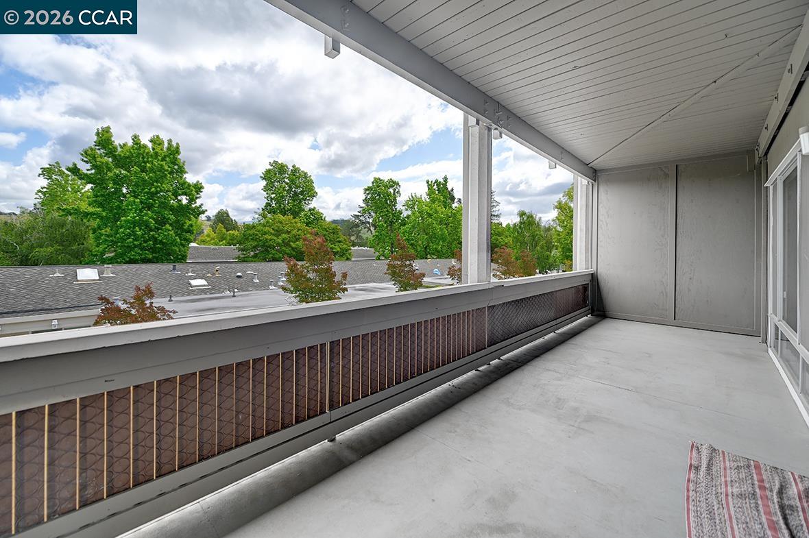 1216 Running Springs Road, Unit 6 Walnut Creek, CA 94595 - Photo 2 of 33