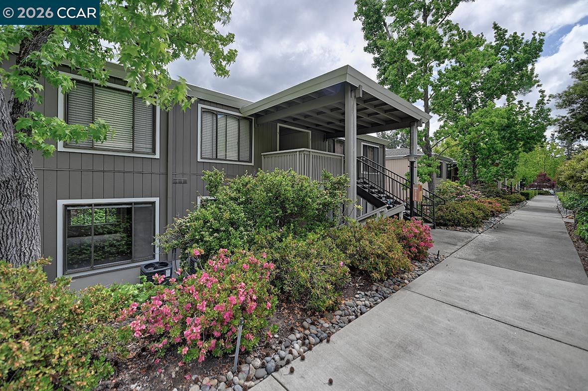 1216 Running Springs Road, Unit 6 Walnut Creek, CA 94595 - Photo 4 of 33