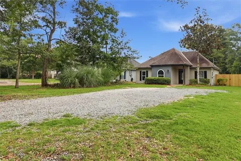 $275,000 | 1555 Marigny Avenue, Mandeville, LA 70448