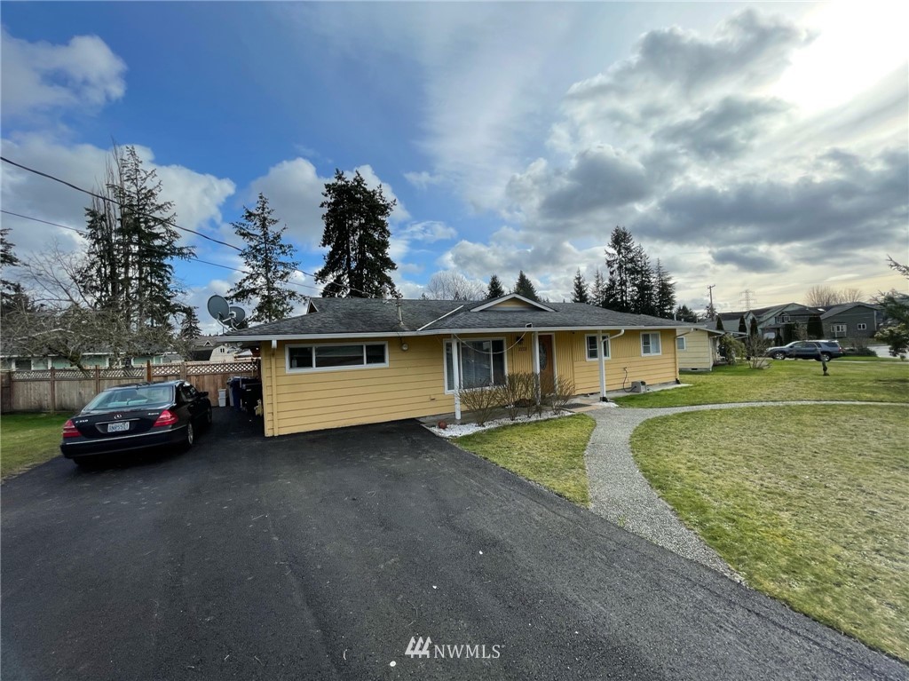 2112 Redmond Avenue Northeast Renton, WA 98056 - Photo 3 of 20 Gallery Image 3