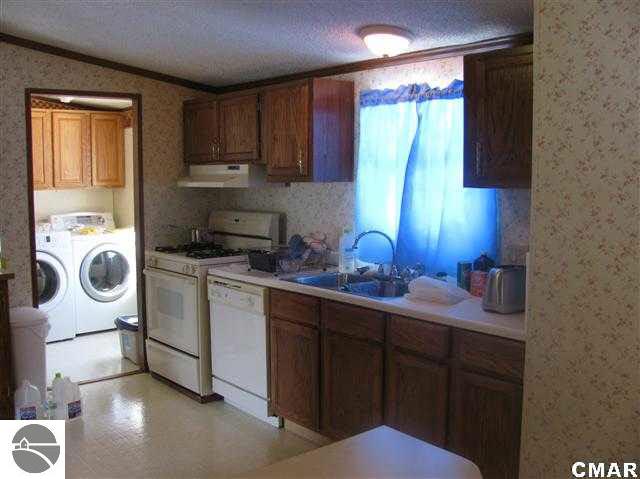 144 North Shepherd Road Mount Pleasant, MI 48858 - Photo 13 of 18 1769599-12.JPG