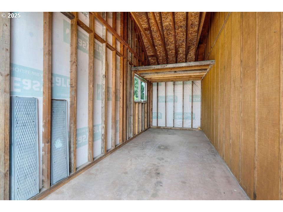 14515 Southwest Maverick Road Terrebonne, OR 97760 - Photo 19 of 39 a view of entryway with wooden floor