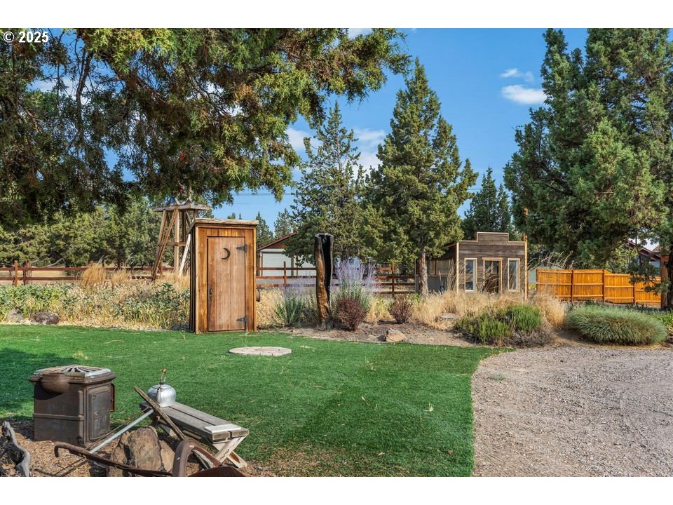 14515 Southwest Maverick Road Terrebonne, OR 97760 - Photo 22 of 39 a front view of a house with garden