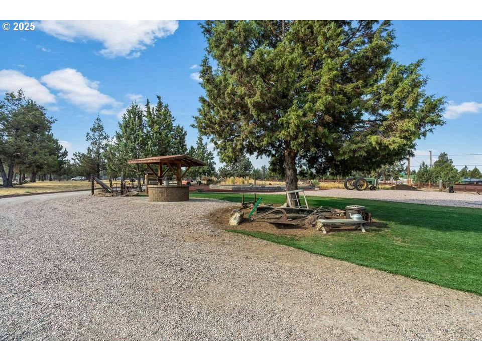 14515 Southwest Maverick Road Terrebonne, OR 97760 - Photo 24 of 39 a view of a park with large trees
