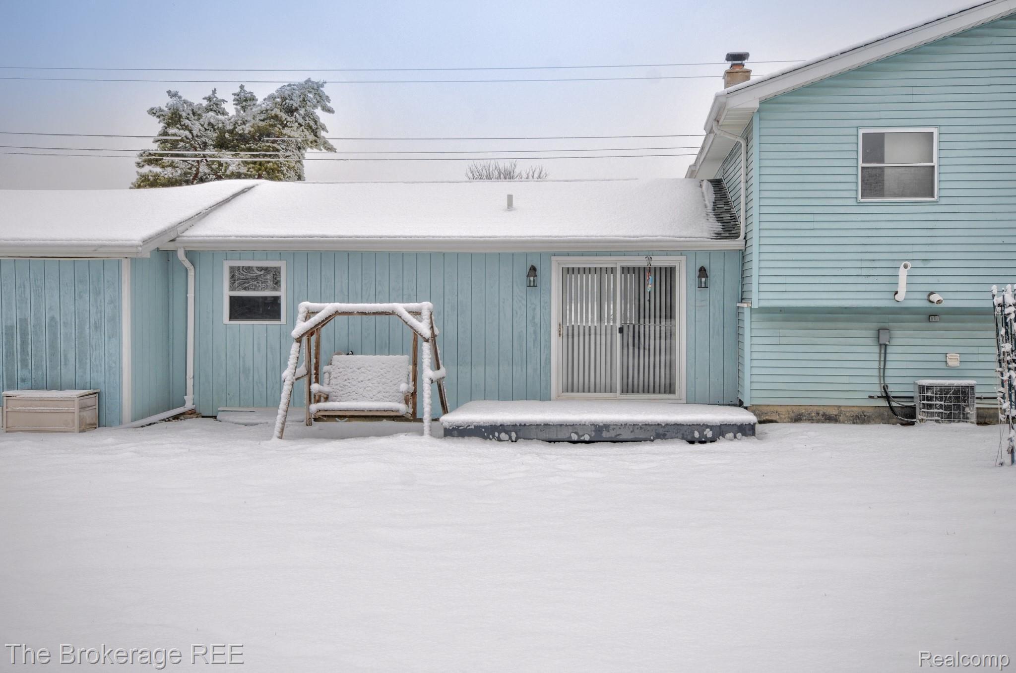 9127 Wilson Road Montrose, MI 48457 - Photo 6 of 38 SD3_7662-HDR(5).jpg