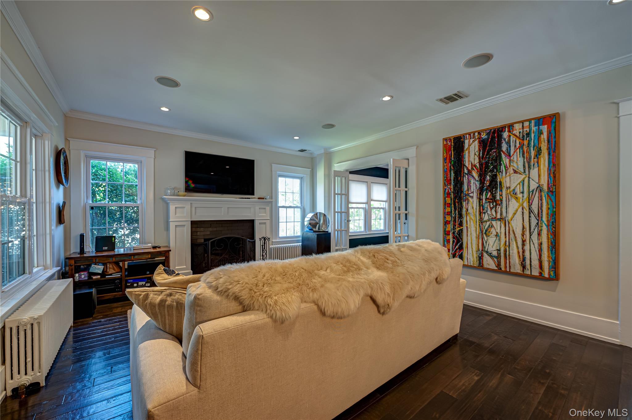 24 Soundview Road Huntington, NY 11743 - Photo 6 of 20 High Hats and Wood Floors throughout