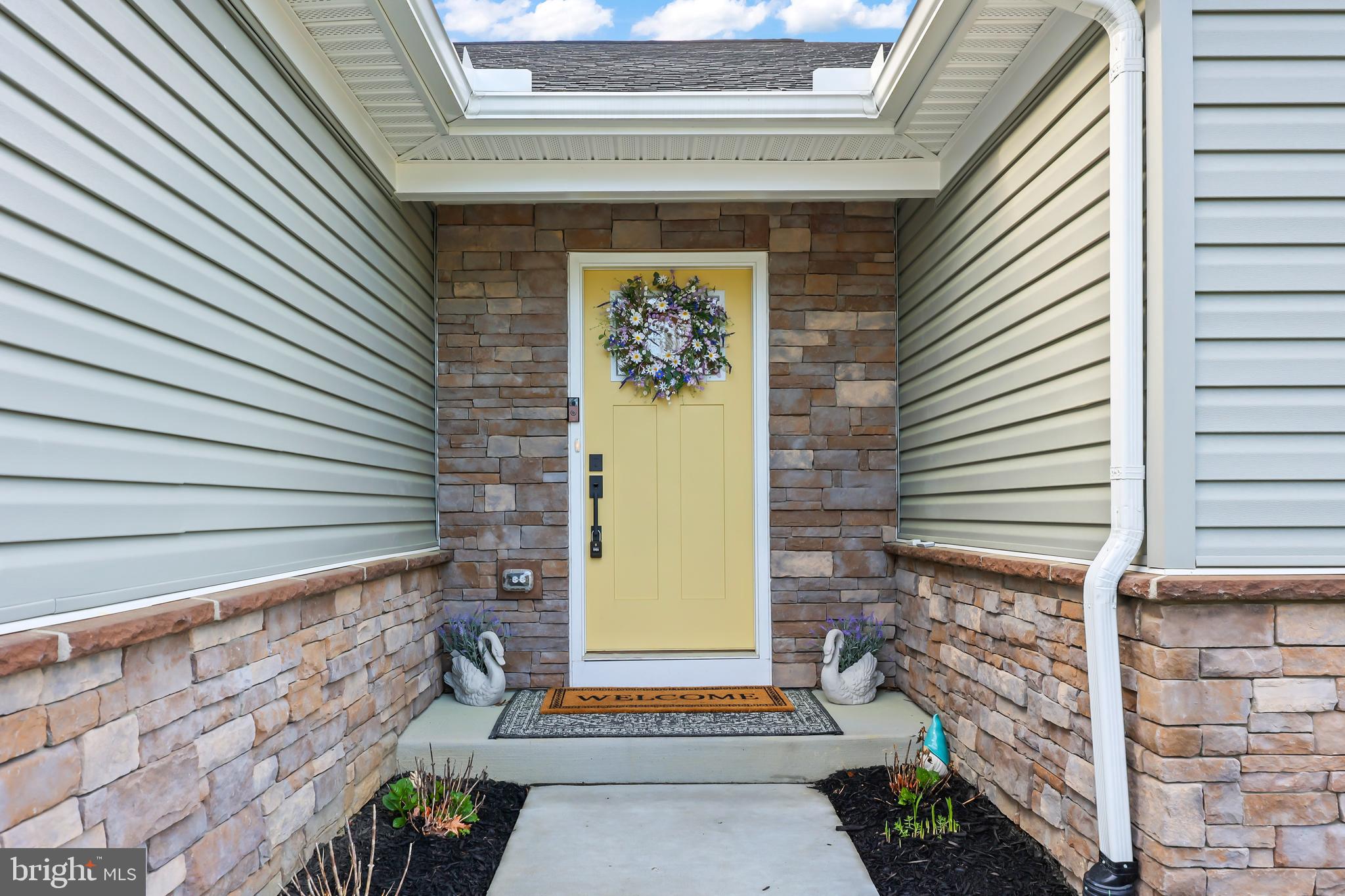7082 Apprentice Street Ruther Glen, VA 22546 - Photo 4 of 50 How cute is this entryway