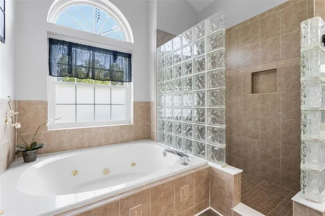 $510,000 | 10408 Northwest 13th Avenue, Gainesville, FL 32606